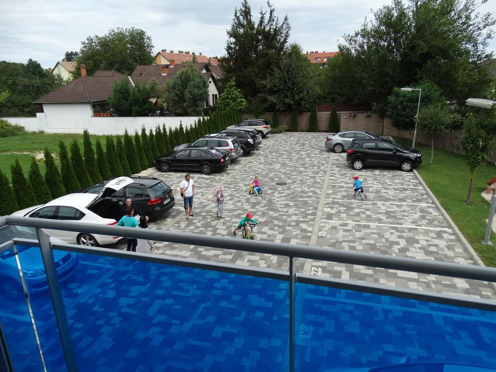 Holiday Apartman Sarvar Exterior photo